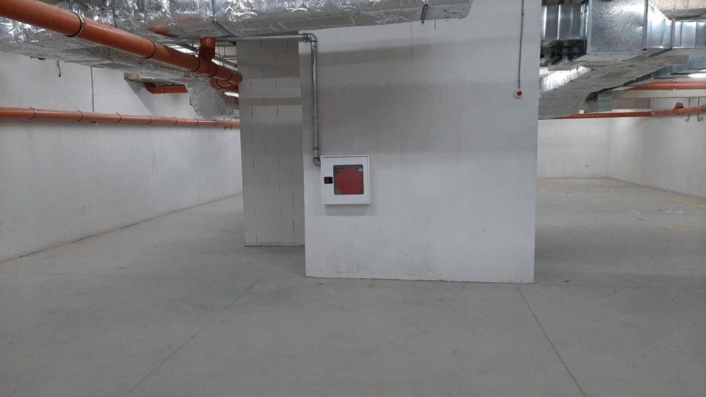 Дава се под наем Гараж / Паркомясто в Бургас, Изгрев - 14 кв.м за 66.3 € - Снимка #2