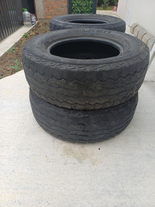 Vând anvelope 265/65/17 AT Falken