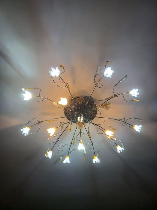 Candelabru cu telecomanda