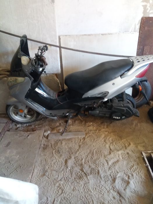 Продам скутер 150 кубов