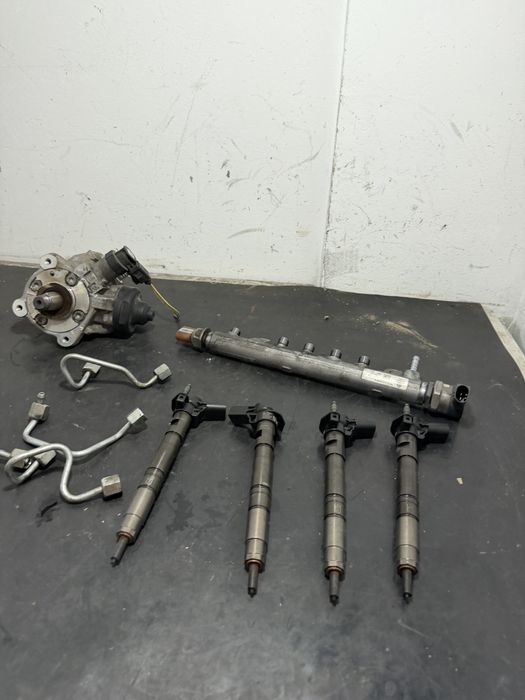 Kit injectie pompa injectoare Audi Q5 2.0 TDI 170cp 136Cp CGLB CAHA CAGB  03L130277 | 0445010507 | 03L130755