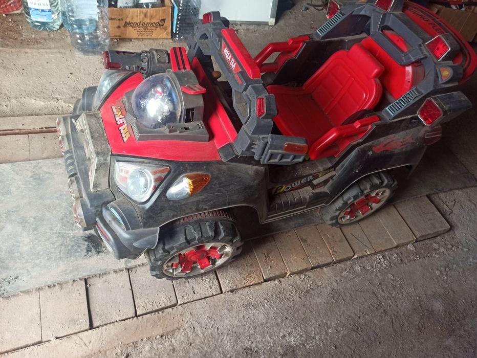 Продам детскую машину