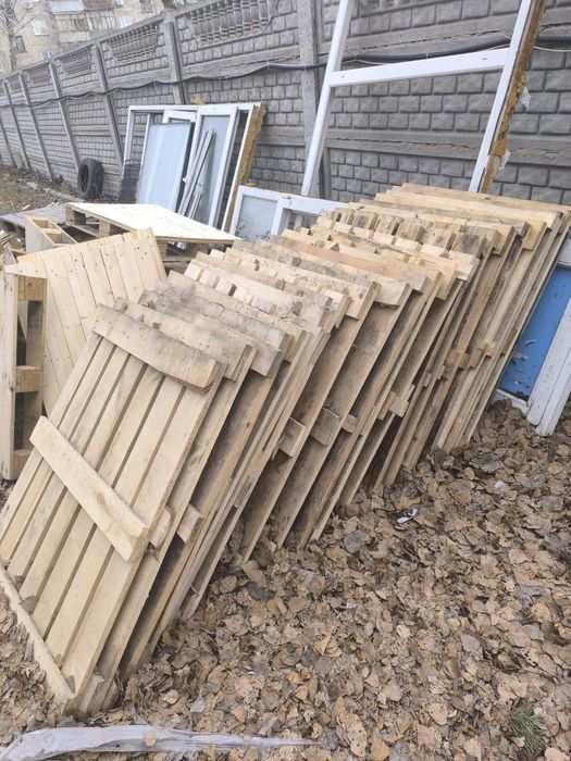 Поддоны и палеты б/у