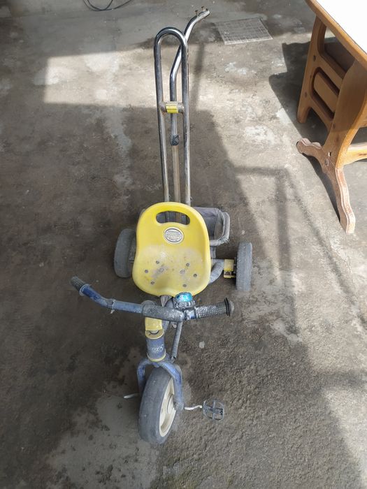 Трехколесный велосипед