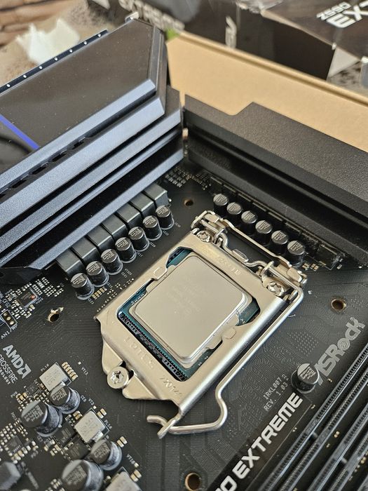 Core I7 11700K + Asrock Z590 Extreme
