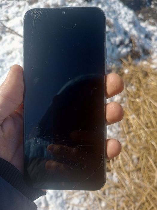 Techno Spark 6 sotiladi holati yaxshi