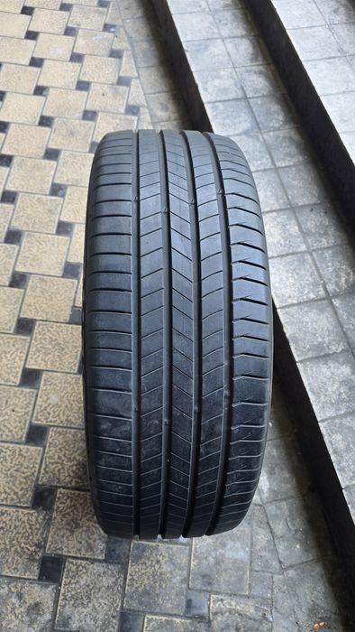 245/45/R21 KUMHO