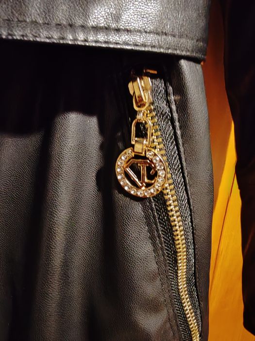 Кожено красиво палто.