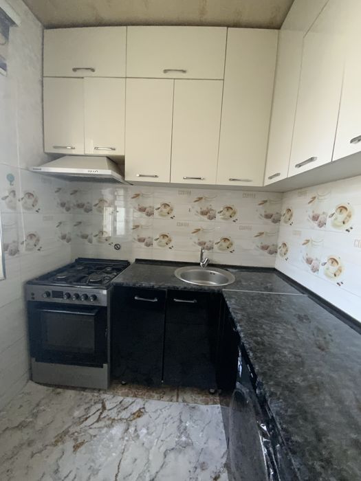 Qizlarga chilonzordan kivartira