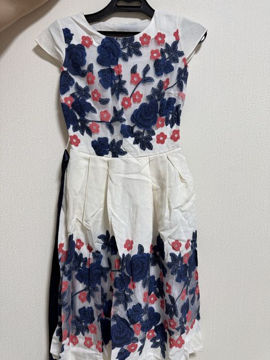 Продам Платье Lichi