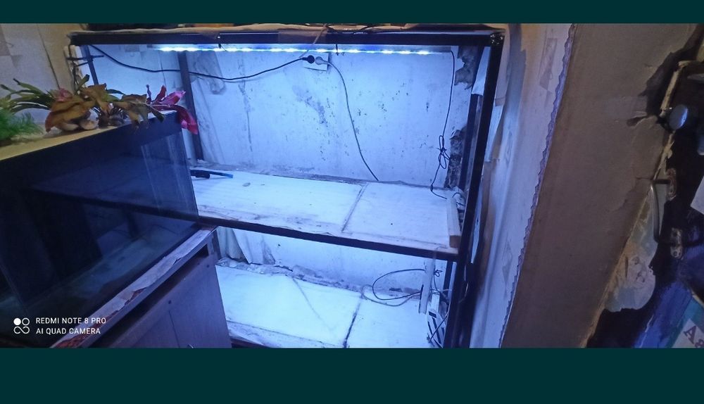 Прочный стеллаж для аквариума