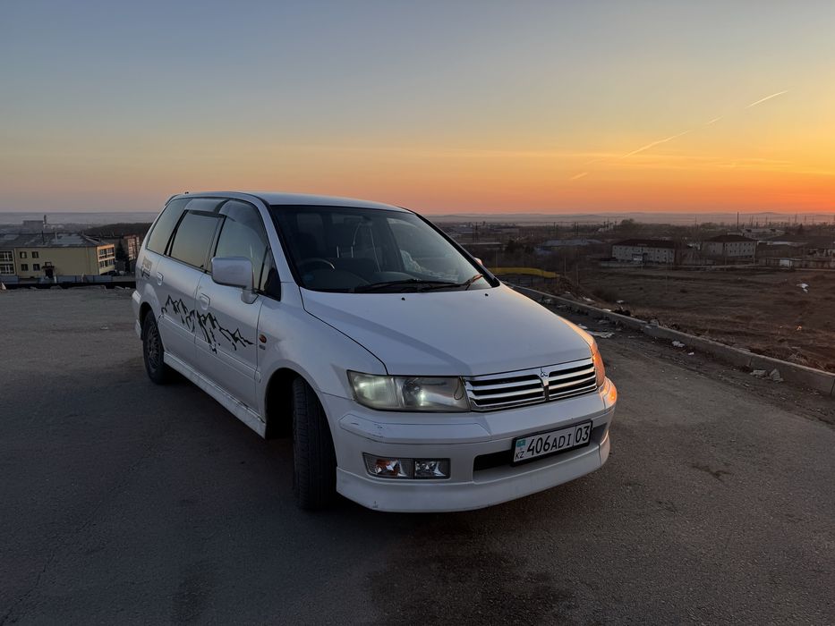 Митсубиси полный привод миневен продам