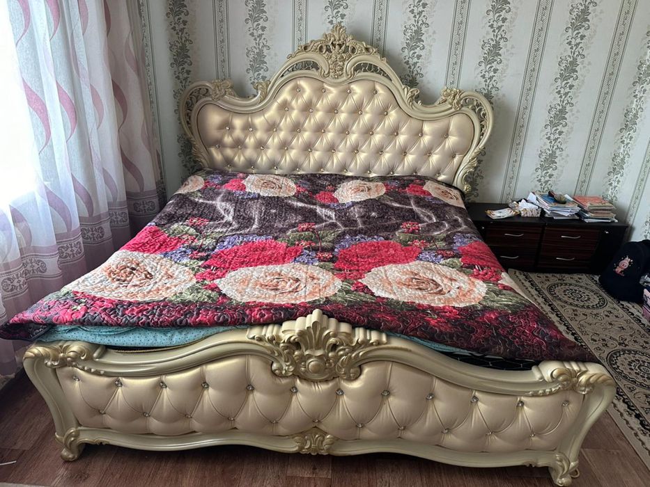 Спалный диван,шкаф