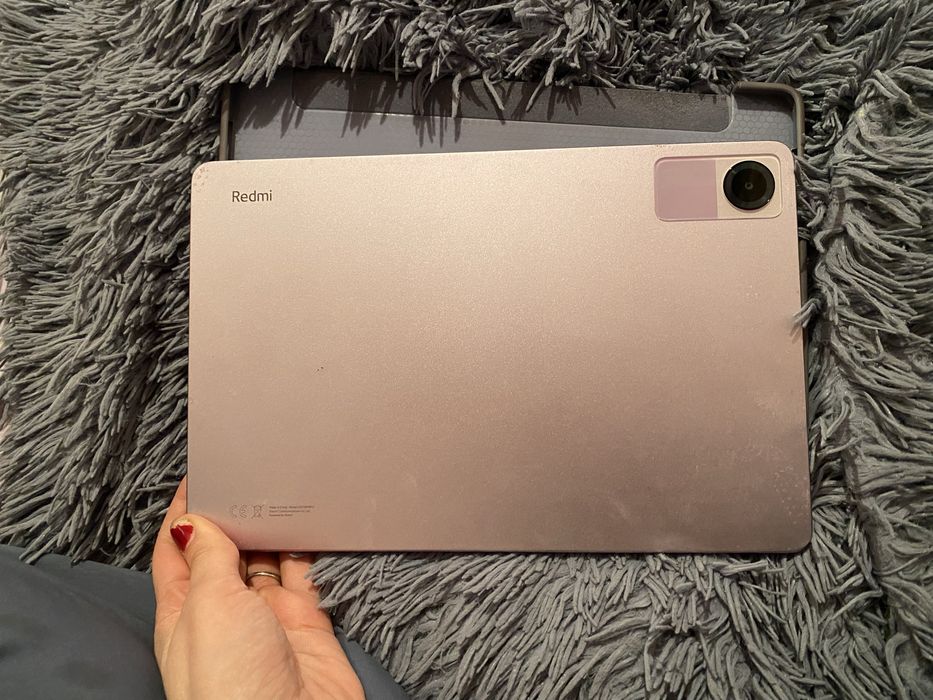 продам планшет(айфпад) Redmi Pad SE