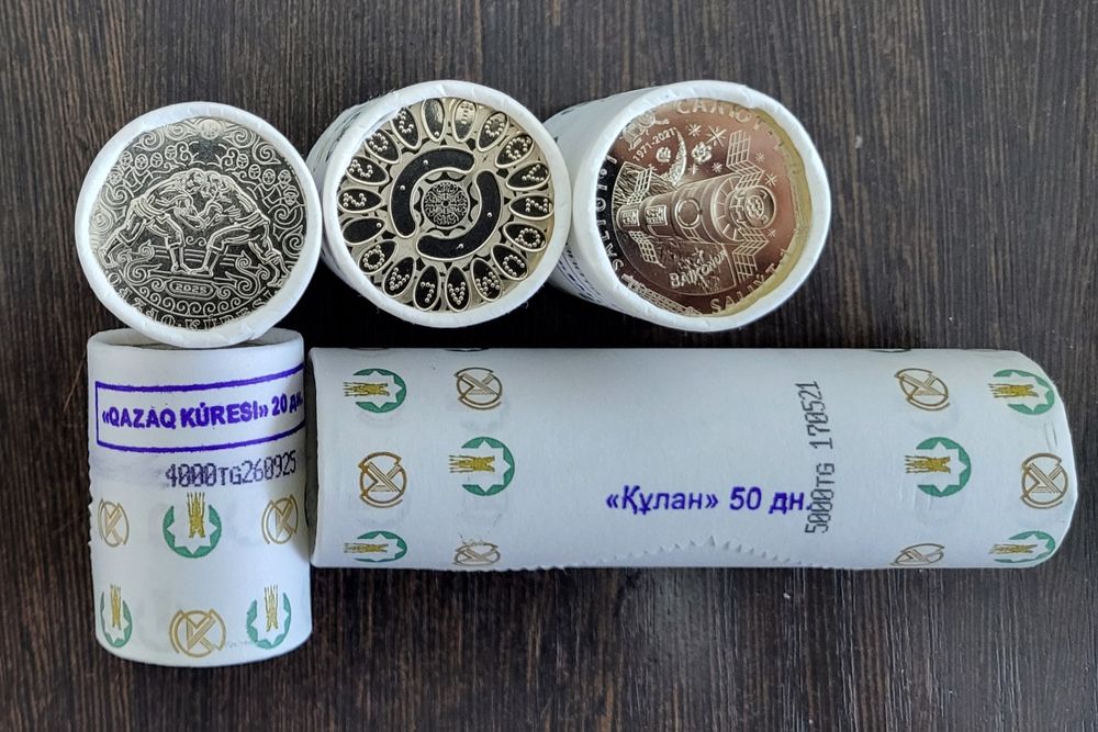 Монеты Казахстана в роллах