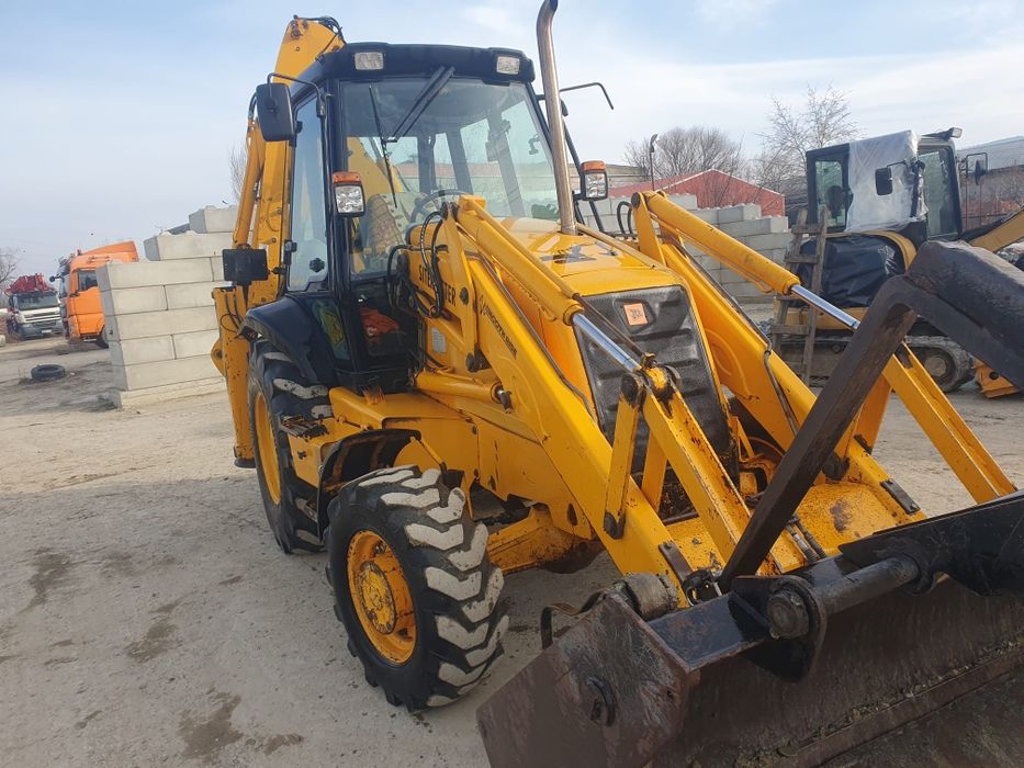 Vând buldoexcavator JKN.3CX