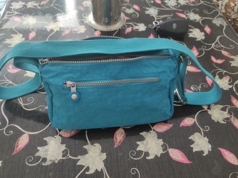 Сумку универсальную красивую продам