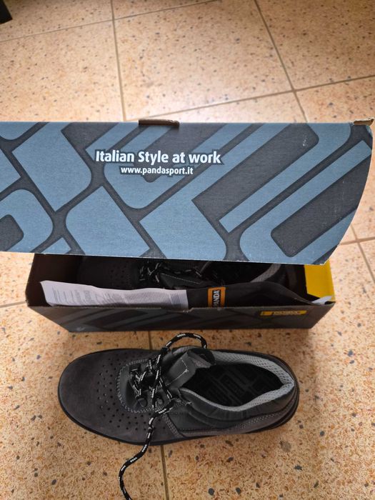 Работни обувки италиански с метално бомбе номер 42