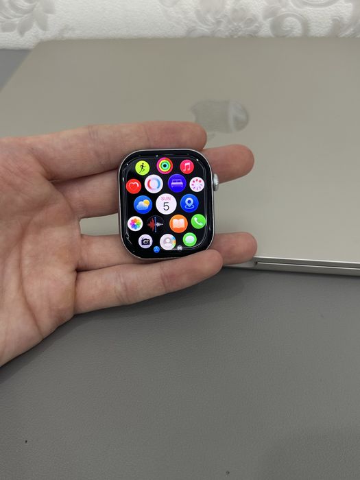 Smart watch. green lion