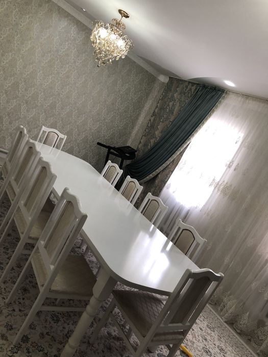 Доставка стол и стулья