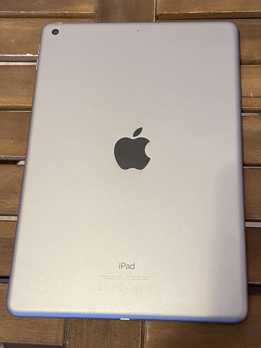 Ipad 5, 32 GB, in stare foarte buna
