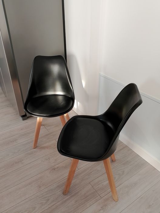 Vând set două scaune