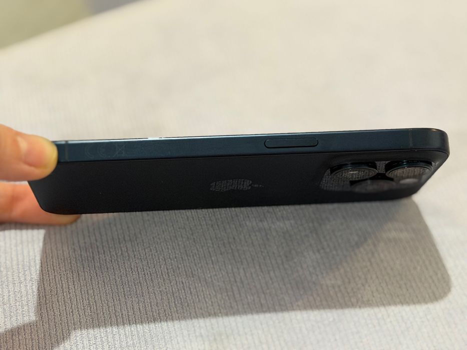 iPhone 15 Pro 256 GB – impecabil, fără zgârieturi, baterie 88%