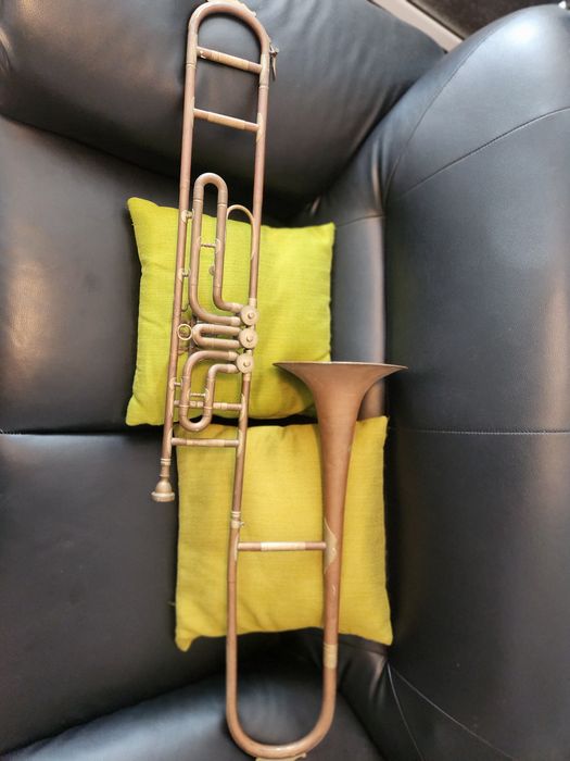 Trombon G. Hirsbrunner