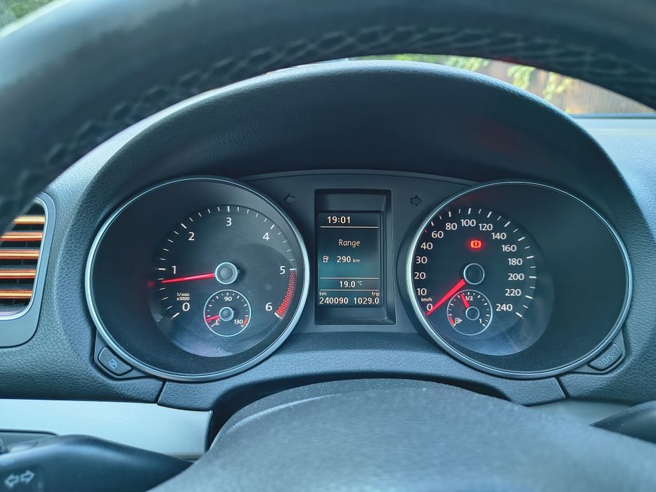 Volkswagen Golf 6 – 2.0 TDI 140 CP CFFB – 2010 – 240.090 km