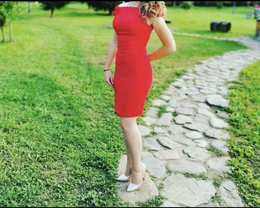 Rochie eleganta rosie