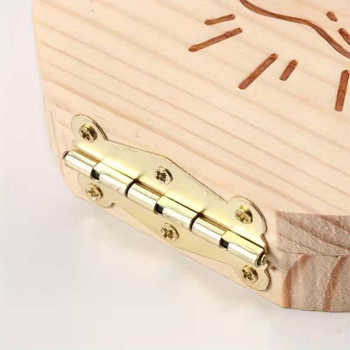 Дървена кутийка за зъбки, с пинсета и шишенце