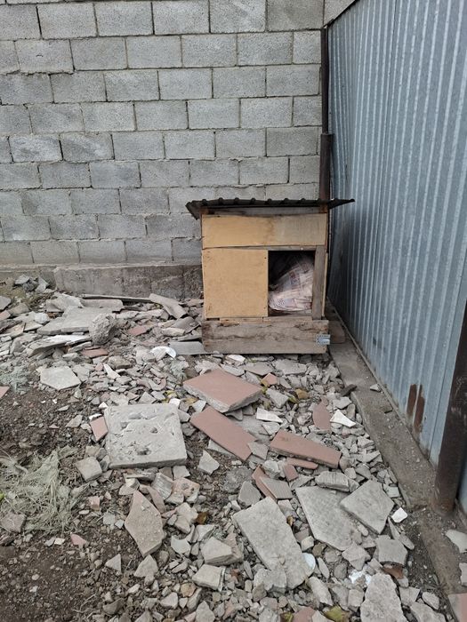 Продам будку для средней собачки