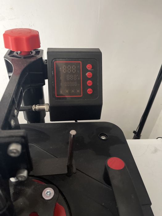 Presa termica de personalizat tricouri si cani