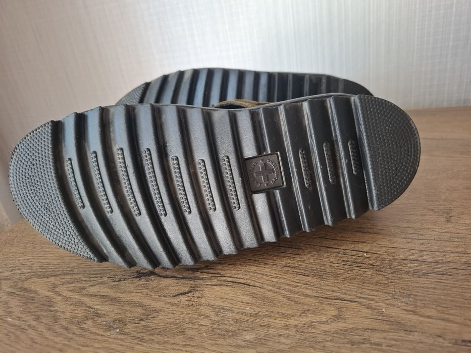 Dr. Martens дамски сандали 39 номер.