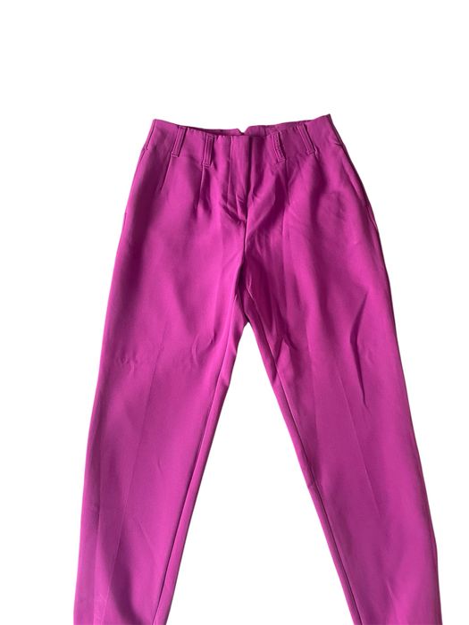 Pantaloni de costum