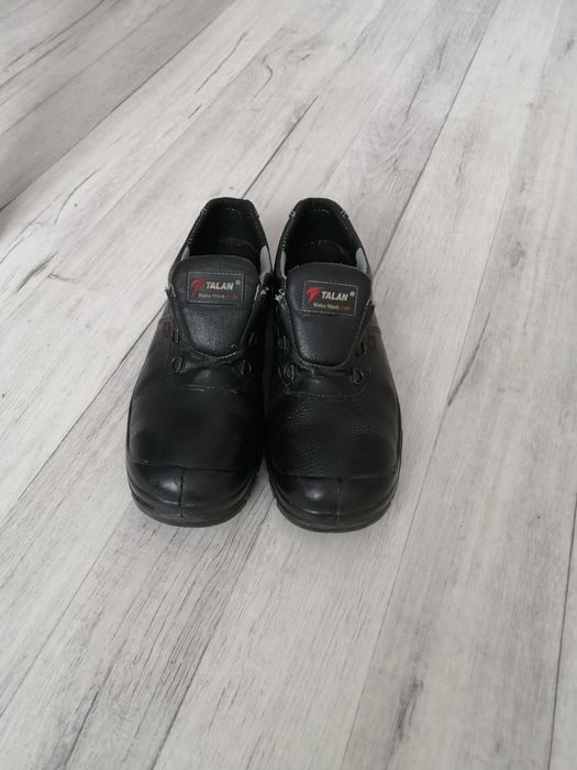 Продам летние раб ботинки 4500тг 41размер