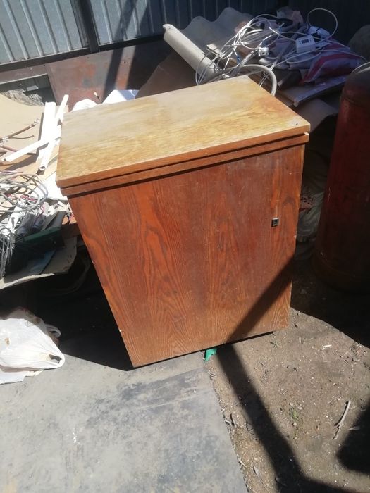 Продам швейную машину