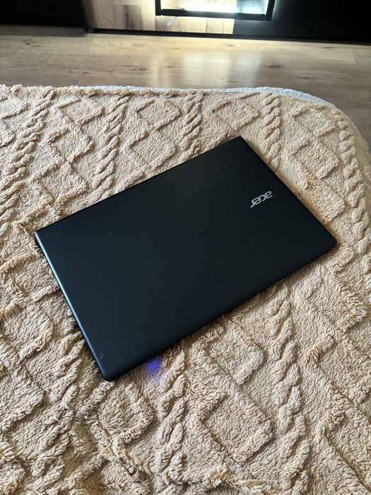 Acer light gaming• i5 7th gen• 8gb ram DDR4• Nvidia 2gb Gddr5• SSD+HDD
