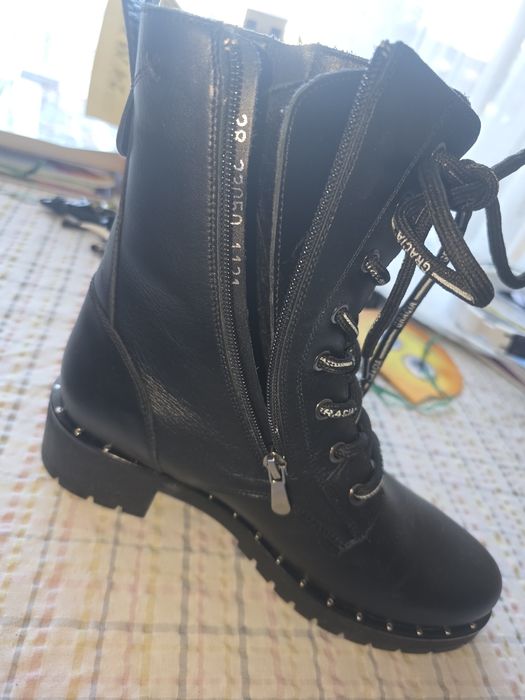 Ново боти с цип и връзки 38 номер