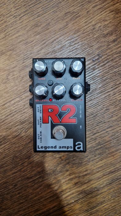 Гитарный преамп, педаль эффектов AMT R2