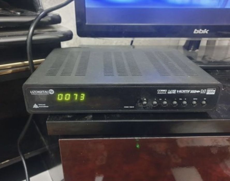 Tuner Uzdigital TV sotiladi