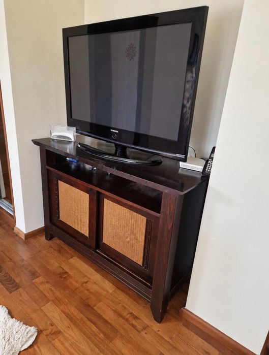 Mobilier sufragerie dining masă, 6 scaune și două comode