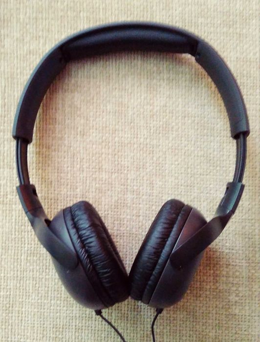 Слушалки PHILIPS с неодимови акустични мембрани за чист звук и бас.