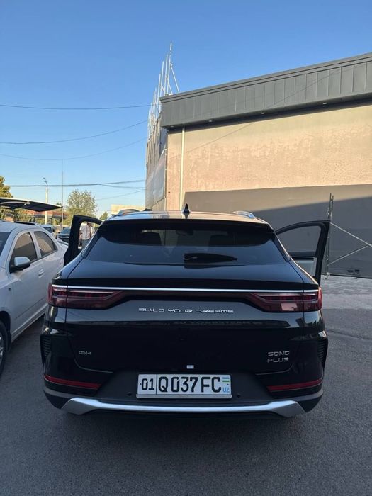 BYD SONG PLUS HAYBRID srochna sotiladi