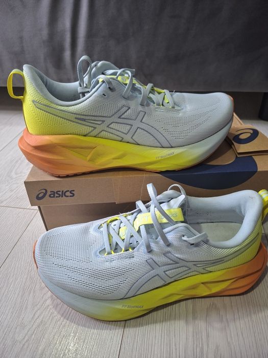 Asics Novablast 5