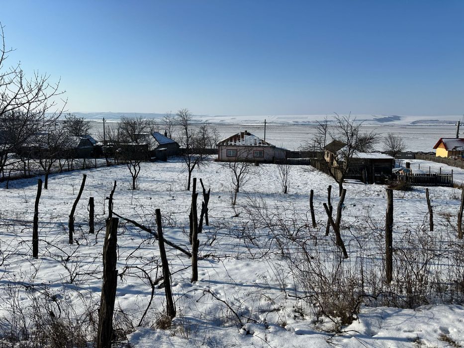 Casă și teren de vânzare în județul Iași