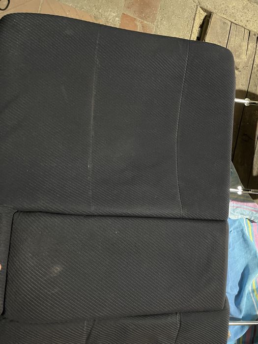 продам задние сиденья ауди 80б4