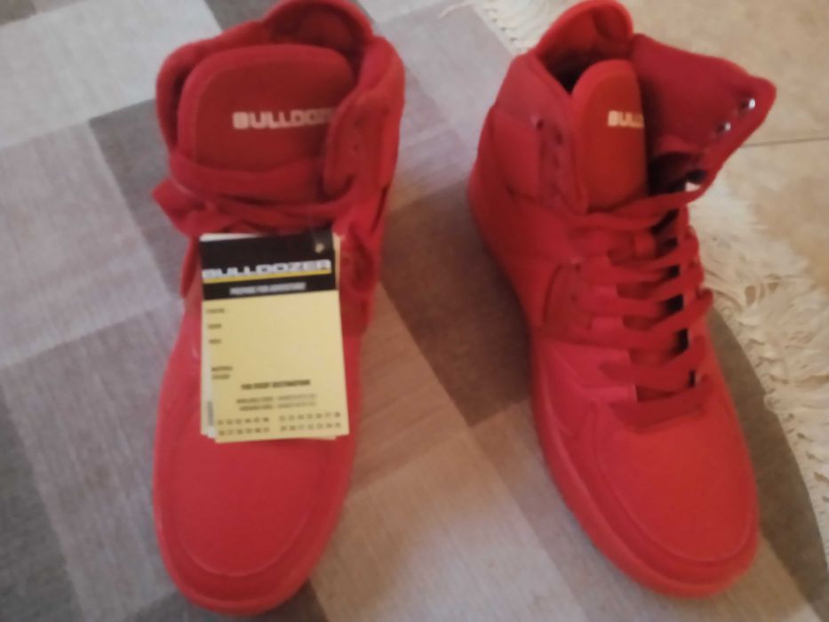 Булдозер чисто нови