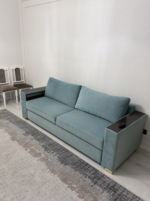 Диван в гостиную, книжка