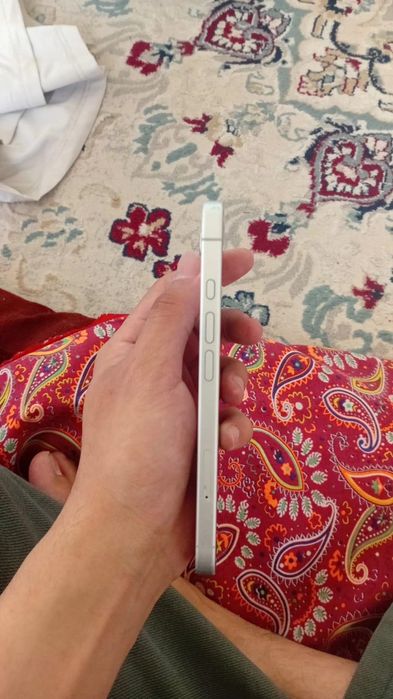 iPhone 16 продаются